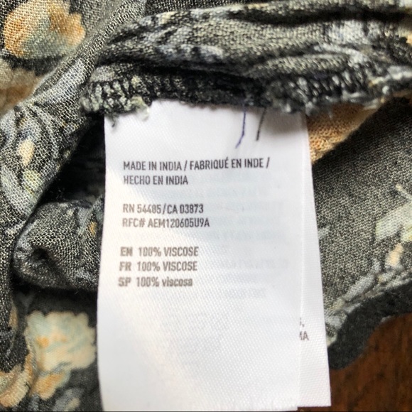 American Eagle Keyhole Floral Blouse Top Sz XS - Picture 8 of 9